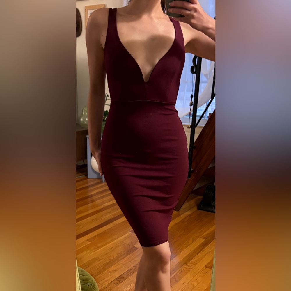 Elegant Burgundy Bodycon Dress